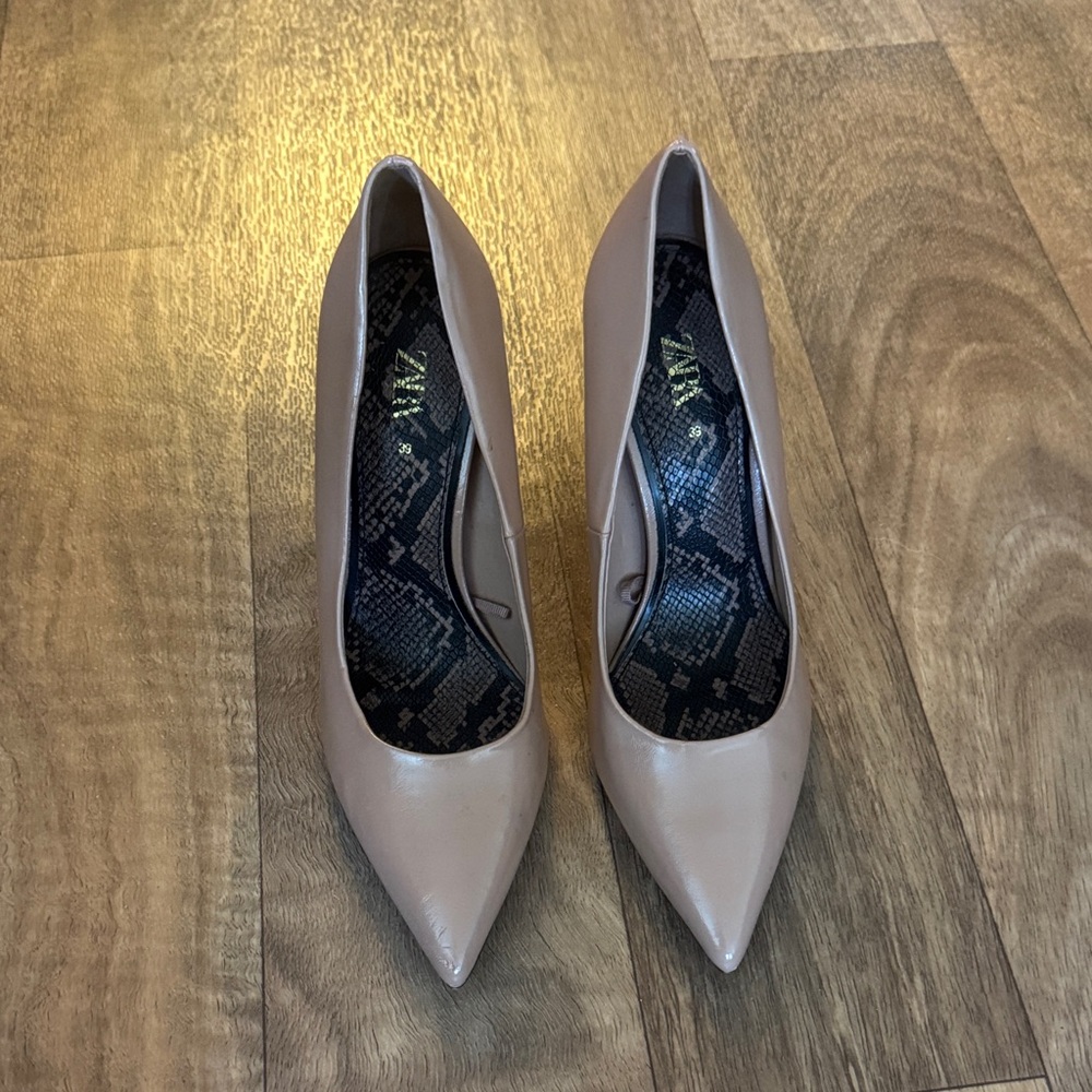 Size 39 Nude Pointed Toe Pumps - Women Shoes